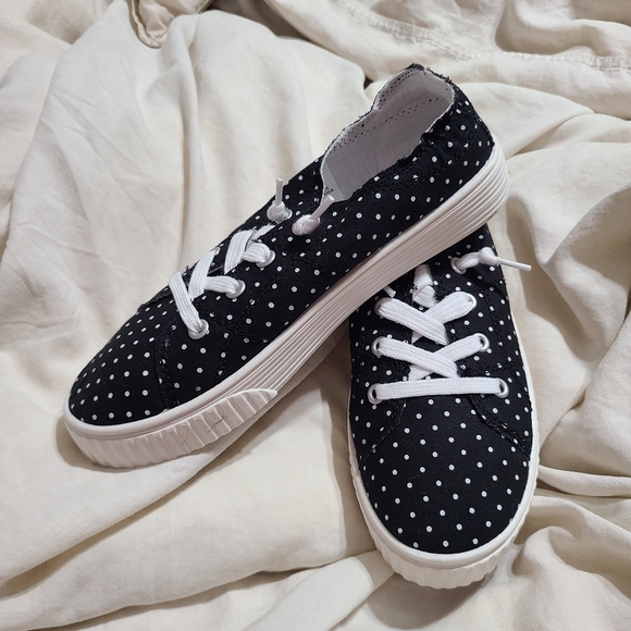 Madden Girl Women's Marisa Sneaker - Picture 2 of 7